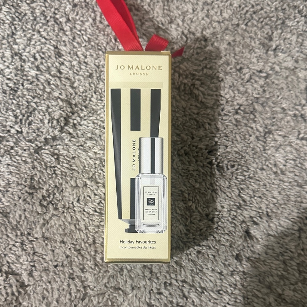 Jo Malone Holiday Favourites with Festive Red Accent